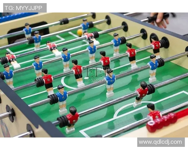 踢桌上足球的乐趣与技巧分享让我们一起享受这项精彩的桌面运动
